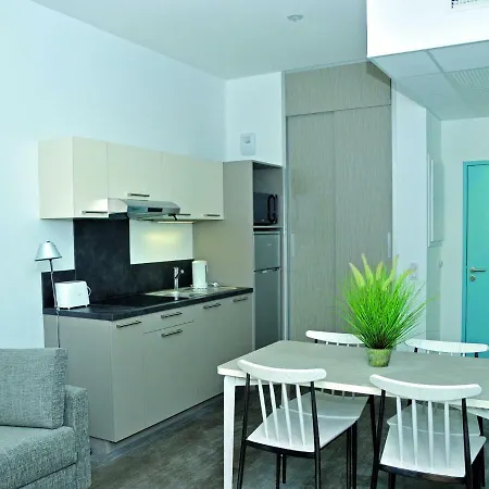 דירה Modern Studio Located 500 M. From The Heart Of A Town ז'ונזאק